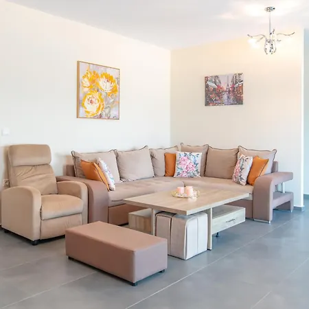 Luxurious House Jaubelli וילה *