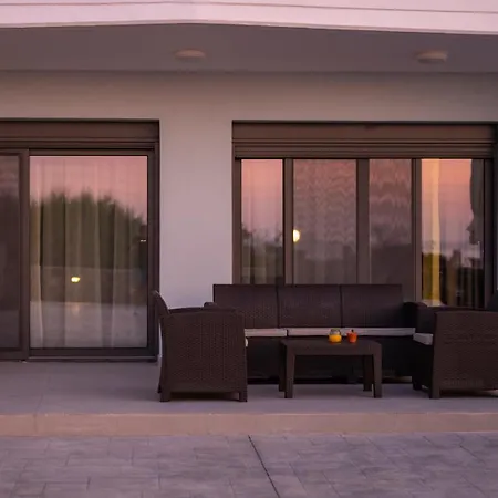 Luxurious House Jaubelli