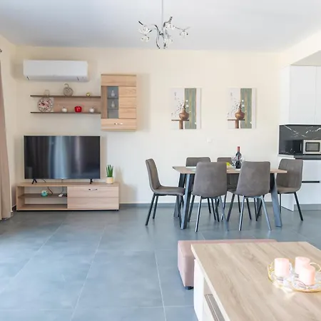 Luxurious House Jaubelli Villa Platánion