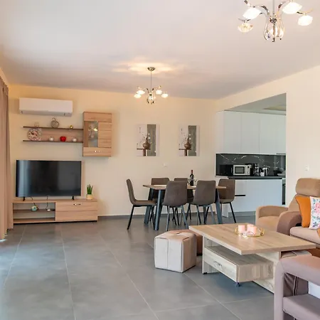 Luxurious House Jaubelli Platánion