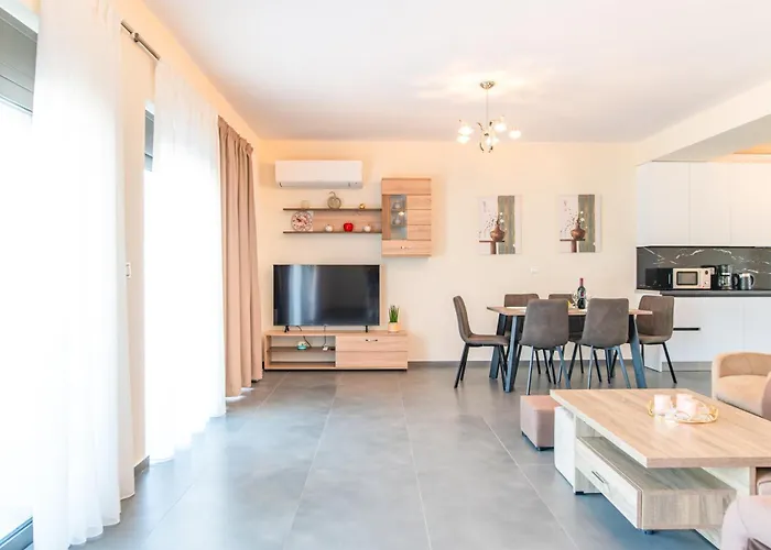 Luxurious House Jaubelli