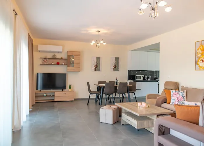 Luxurious House Jaubelli Platáni