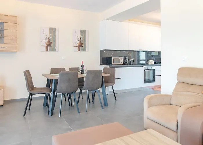 Luxurious House Jaubelli * Platáni