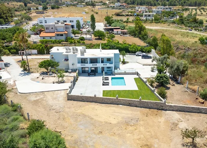 Luxurious House Jaubelli Platáni