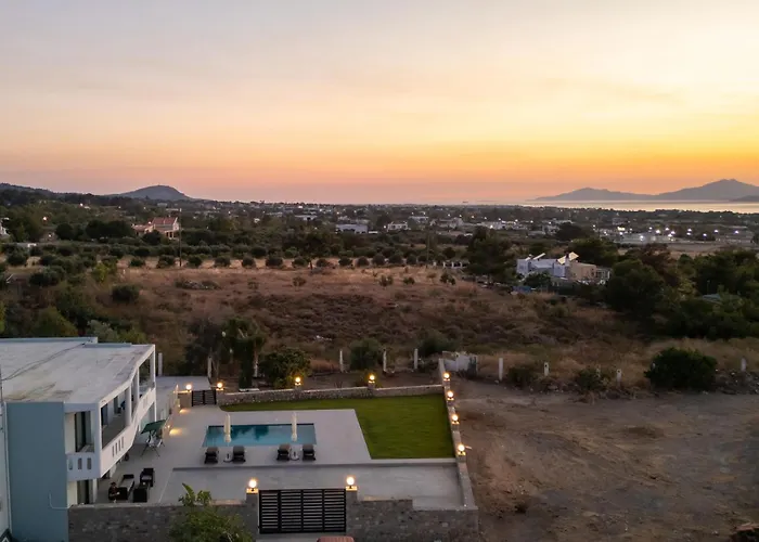 Luxurious House Jaubelli Platáni